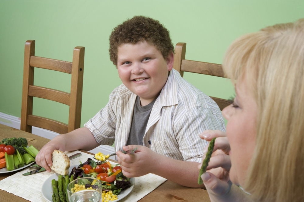 Để trẻ béo phì giảm cân và vẫn đủ dinh dưỡng phát triển chiều cao