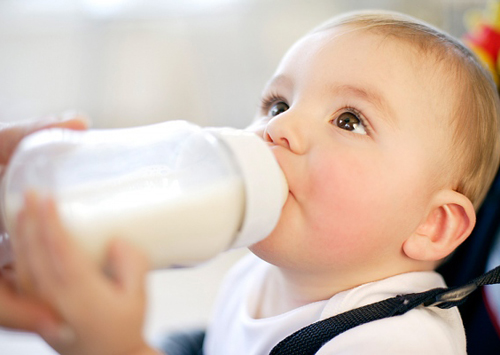 Văn hóa Sữa nhái đã “đô hộ” ý thức hệ của chúng ta như thế nào?