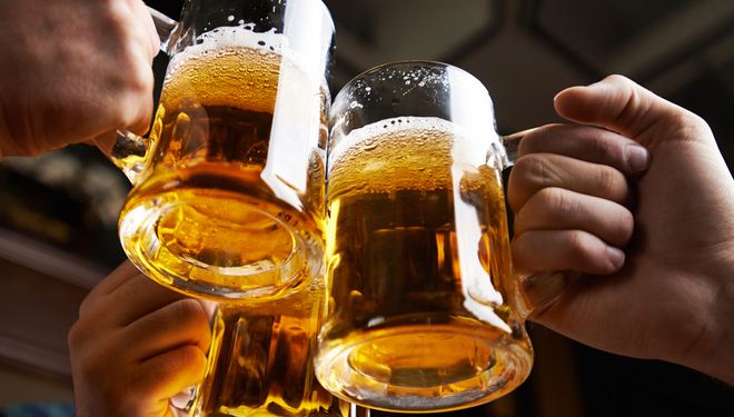 Uống bia rượu mỗi ngày làm tăng nguy cơ ung thư